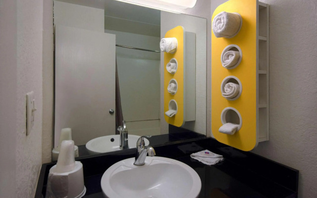 Motel 6 Merrillville, IN