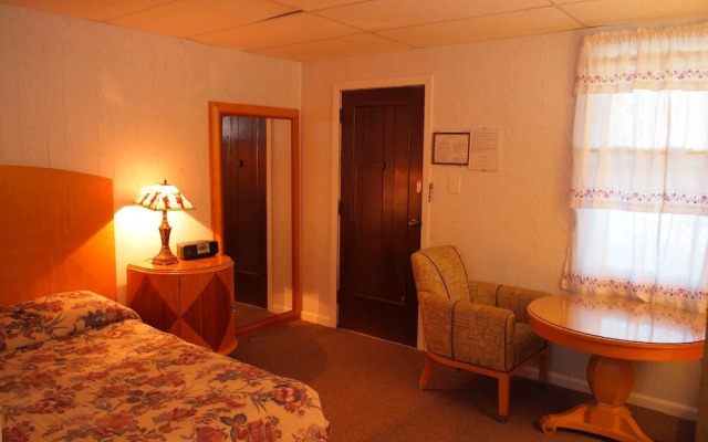Suitcase Motel & Travel