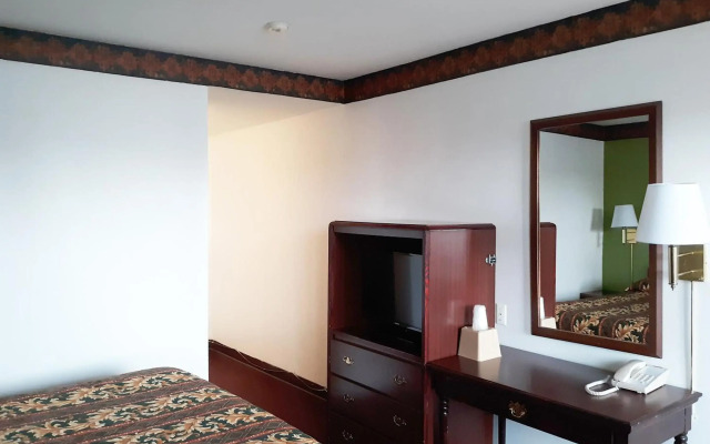 OYO Hotel Kings at Clovis