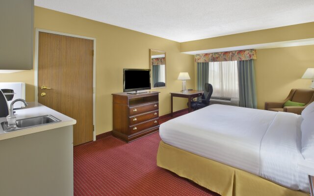 Holiday Inn Express Irwin-PA Turnpike Exit 67
