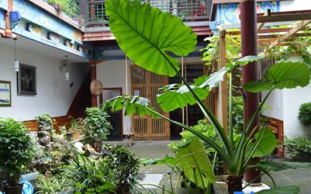 Meeting Inn (Libo Ancient Town Shop)