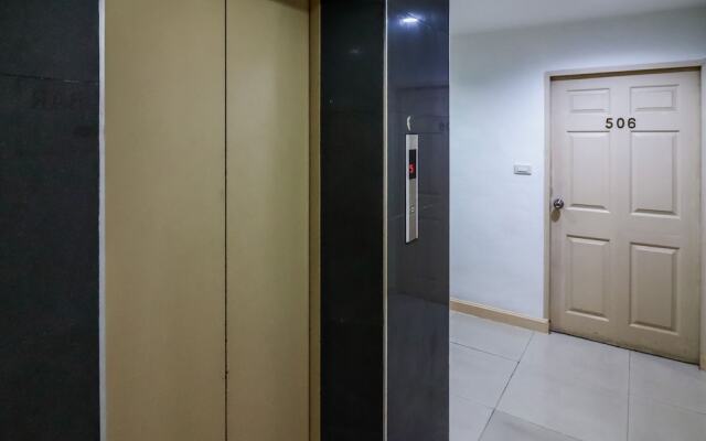 OYO 102 Diamond Residence Silom