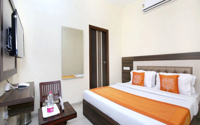 OYO 16443 Hotel Jb
