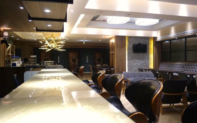 G11 Hotel