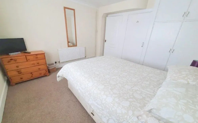 2-bed Flat With Superfast Wi-fi DW Lettings 9WW