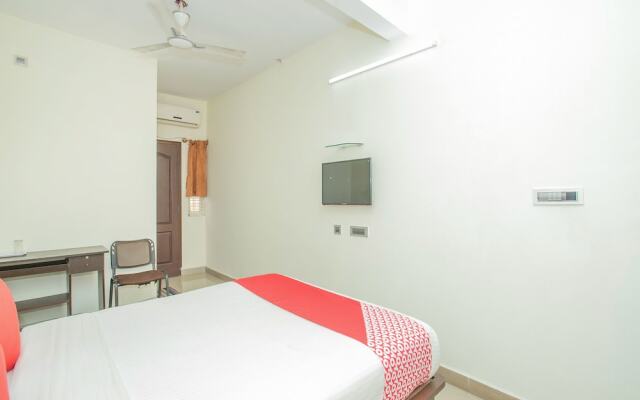 OYO 13170 Sky Suites