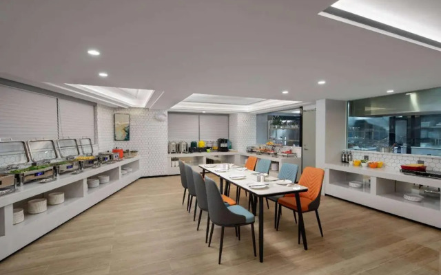 Microtel by Wyndham Kunming Guandu