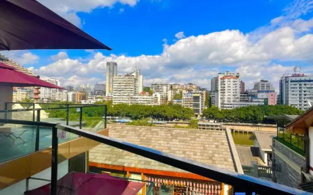 Yinmo Hotel (Zigong Ziliujing Old Street Light Park)