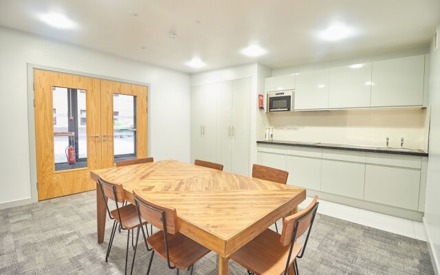 Destiny Student Meadow Court - Campus Accommodation