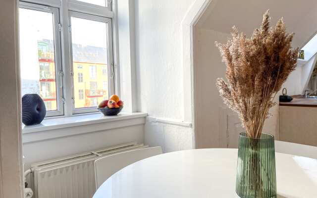★Stylish newly furnished 2 BR Apt - Heart of CPH★