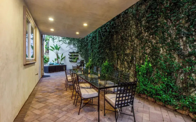 Robmar Mansion - Beverly Hills Mediterranean Estate With Pool & Sport Court