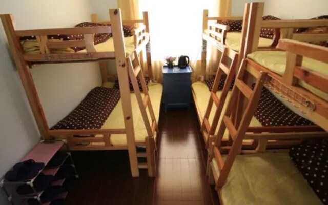 Yitravel Hostel
