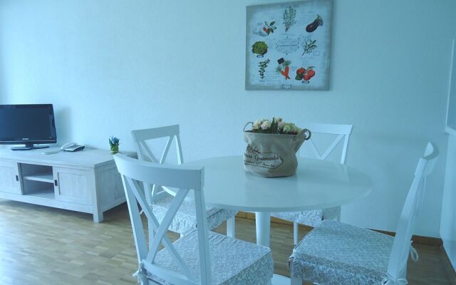 Maraini Resort