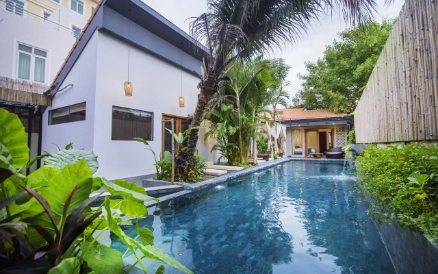 Sarina Hotel & Villa