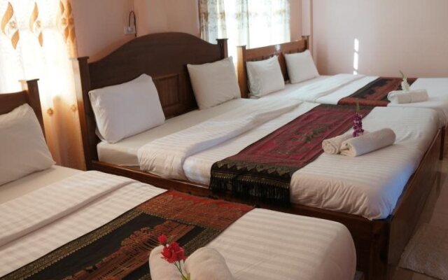 Bann Lamoonaoonkhong Hotel