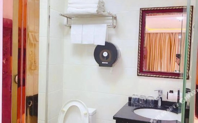 NATURE HOTEL (Yuehu Park North Subway Station Changsha University Store)