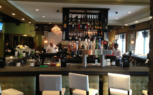 Holiday Inn & Suites Parsippany Fairfield by IHG