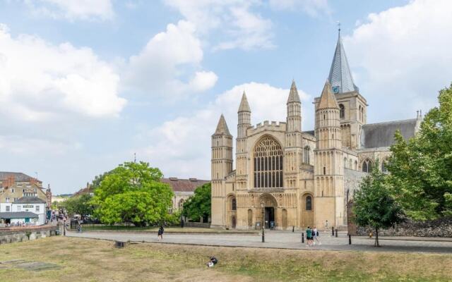 Captivating 2-bed Apartment in Chatham