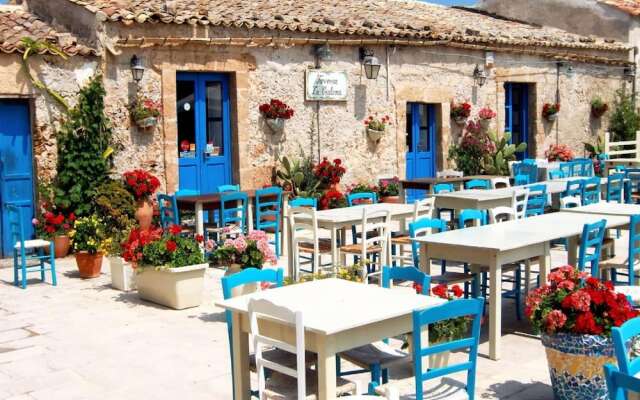 Belvilla by OYO Comfy Villa in Noto With Garden