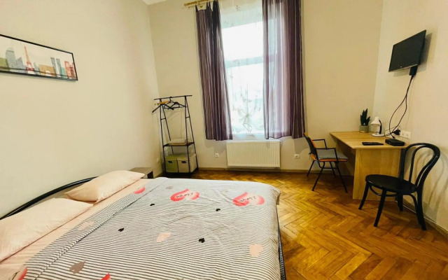 Крехівська 5, затишні апартаменти з двома спальнями