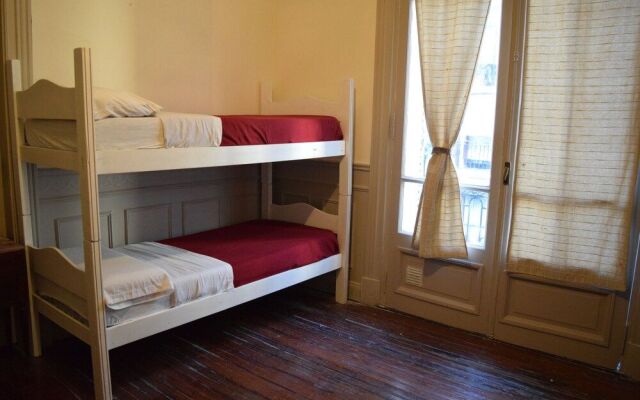 Voyage Recoleta Hostel