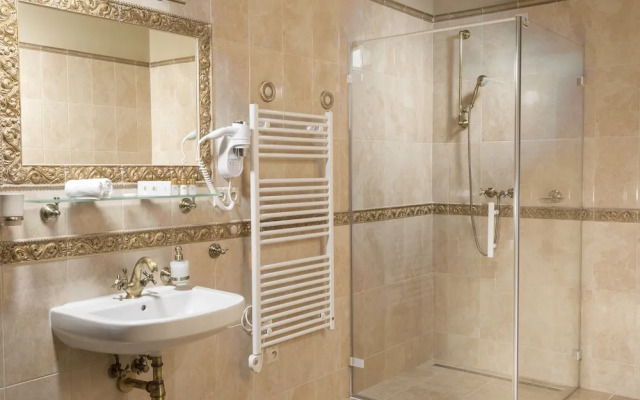 Hotel & Restaurant Gino Park Palace