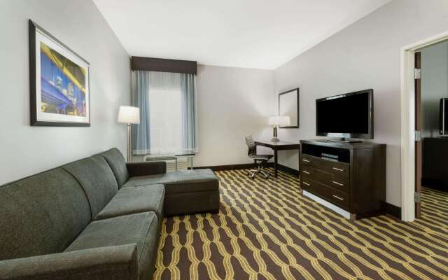 La Quinta Inn & Suites by Wyndham Houston Humble Atascocita