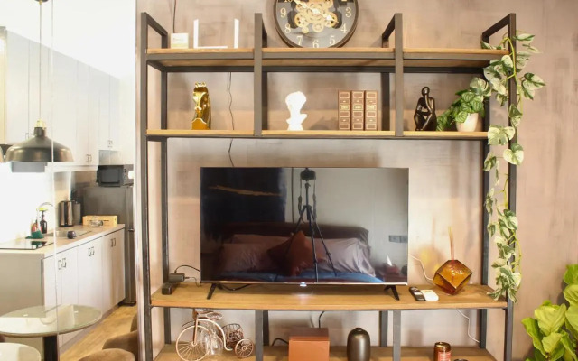 The Brass Burrow, Bel Air Soho Suites