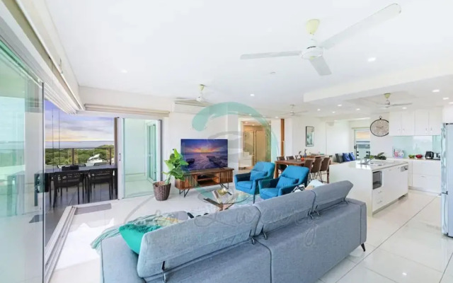 Zen Seabreeze Workdesk Balcony Dining Seaview