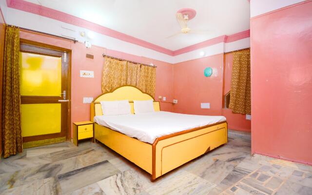 SPOT ON 37861 Locham Guest House