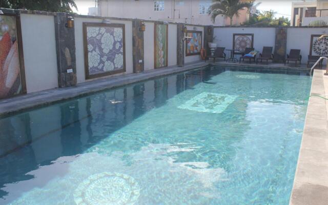 BurNas Beach & Apartments