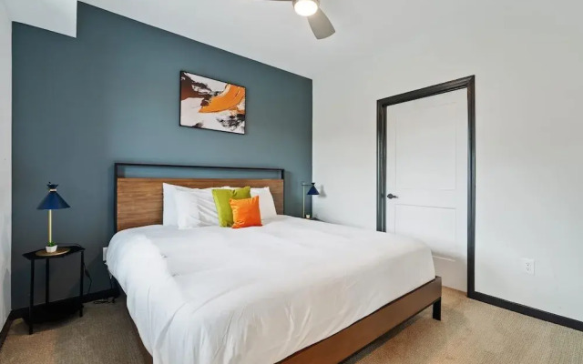 CozySuites on Mass w garage parking 19