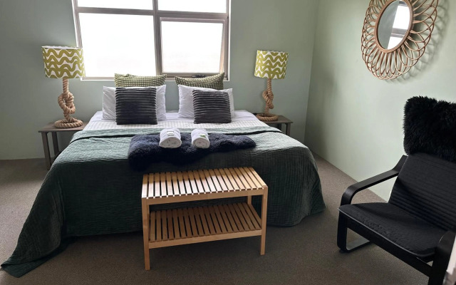 Sow and Piglets Guesthouse - Hostel