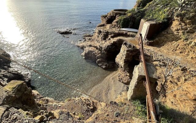 Les Bouganvilles by SolturElba