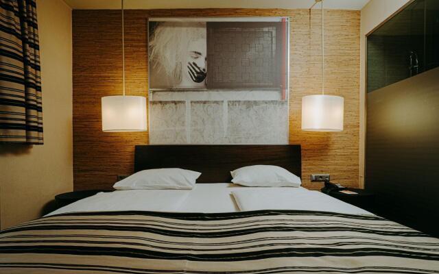 The Honest Budapest by Chic & Basic