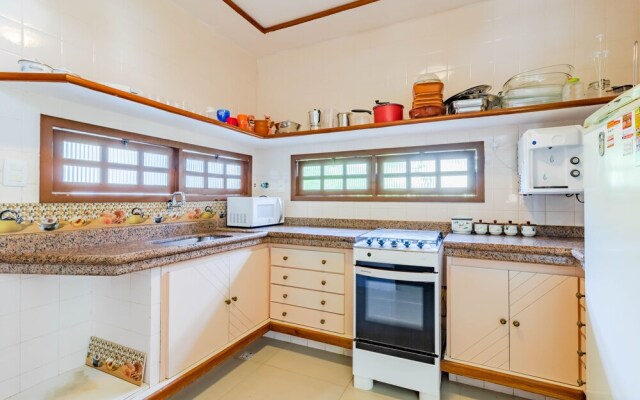 GB35 Ótima Casa 5 Quartos a 50m da Praia