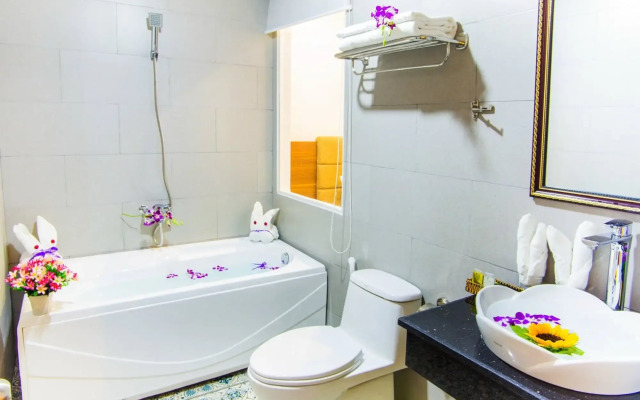 Ngoc Lan Hotel