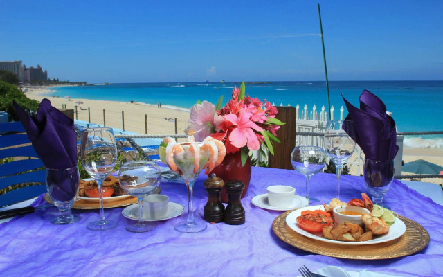 Paradise Island Beach Club by RedAwning