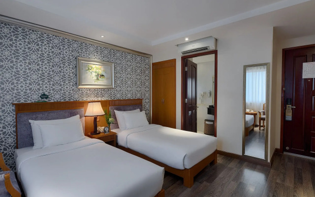 Silverland Sil Hotel