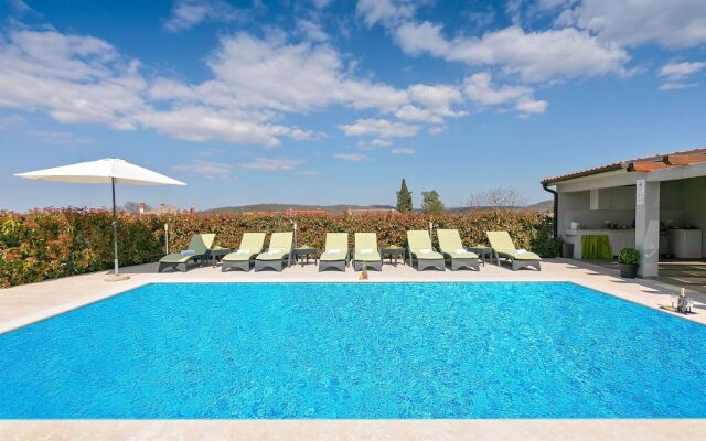 Spacious Holiday Home With Private Pool in Rovinj