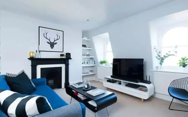 1 Bedroom Apartment In Vibrant Putney