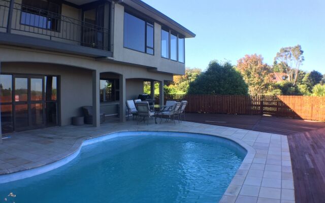 Luxury Country Views in Riverlea