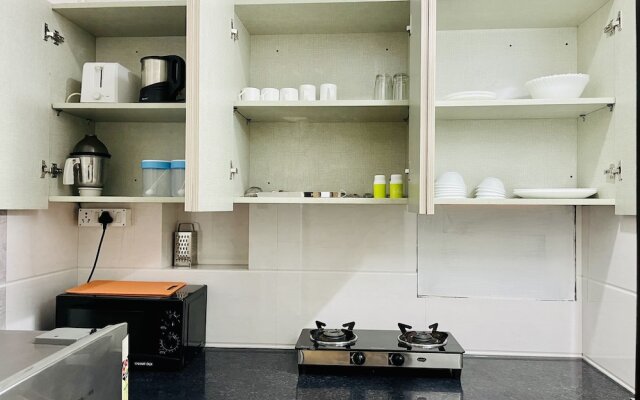 Olive Service Apartment Near Artemis