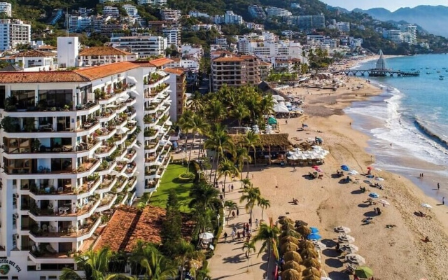 Ocean View 2Br Condo-balcony-beach-pool - 805