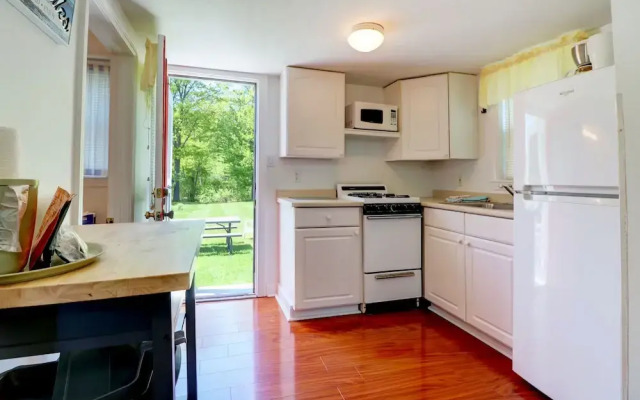 Carriage House Motel Cottages & Suites