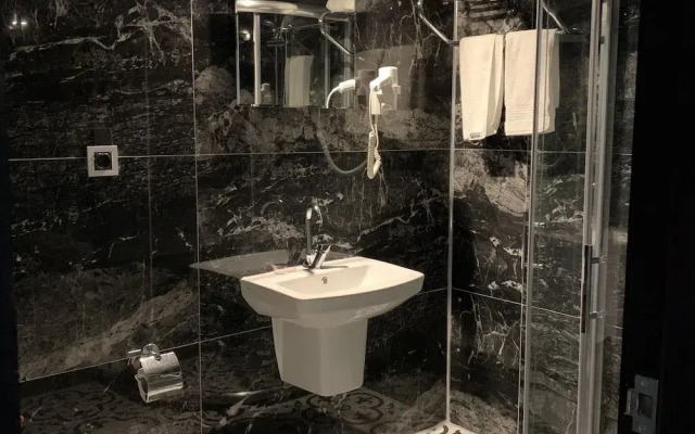 Omur Hotel