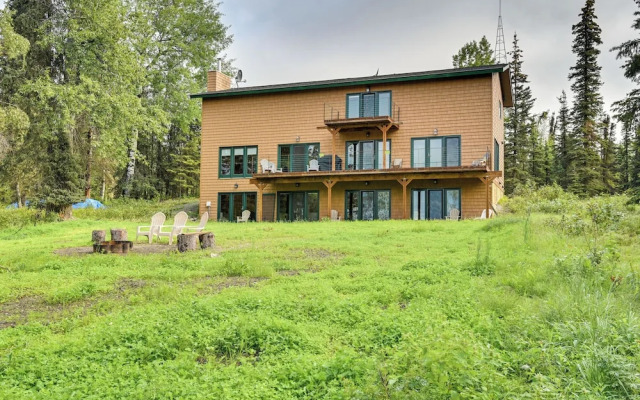 Spacious Soldotna Home w/ Mackey Lake Views!