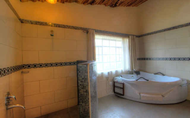 Naivasha Kongoni Lodge - Lakefront Getaway