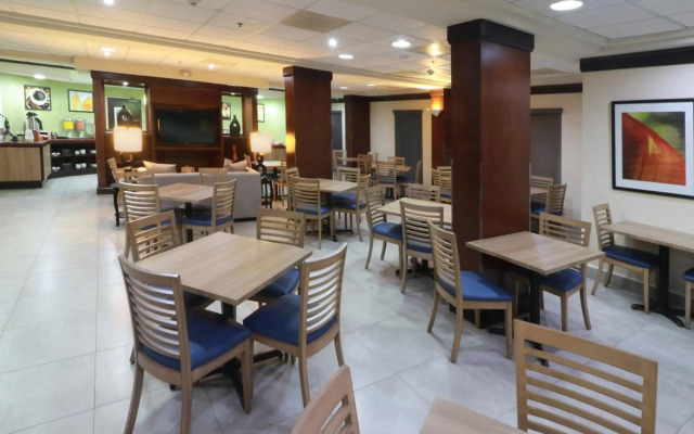 Wyndham Garden Monterrey Aeropuerto