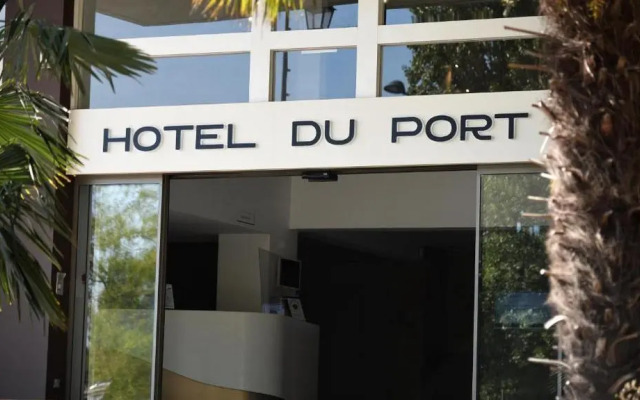Hotel du Port